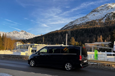 School group traveling safely with EBR's Coach hire